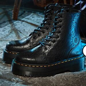 NWT in Box limited release Wednesday Adam’s Dr. Martens Women’s 10